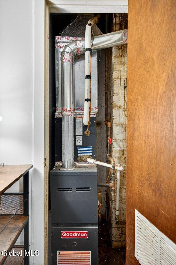 2553 3rd Avenue Schenectady, NY 12303 - Photo 18 of 32 018-DSC07345_m