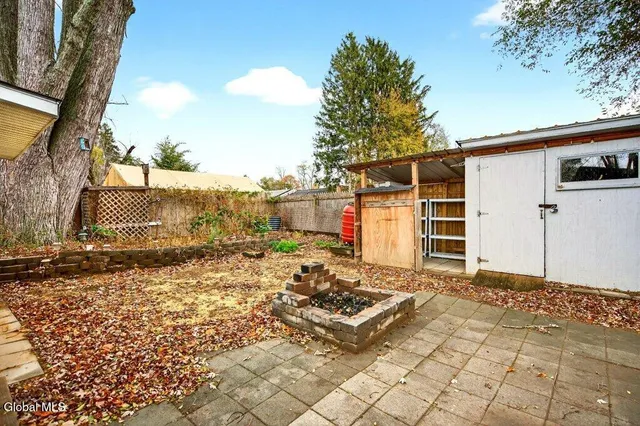 $179,900 | 2553 3rd Avenue, Rotterdam, NY 12303