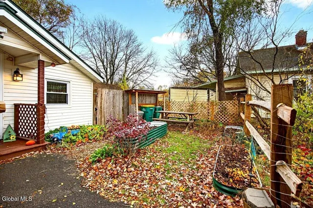 $179,900 | 2553 3rd Avenue, Rotterdam, NY 12303