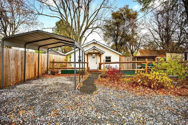 $179,900 | 2553 3rd Avenue, Rotterdam, NY 12303