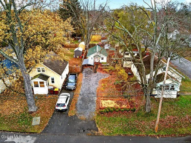 $179,900 | 2553 3rd Avenue, Rotterdam, NY 12303