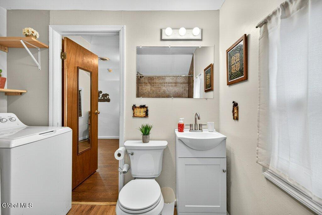 2553 3rd Avenue Schenectady, NY 12303 - Photo 4 of 32 004-DSC07374_m