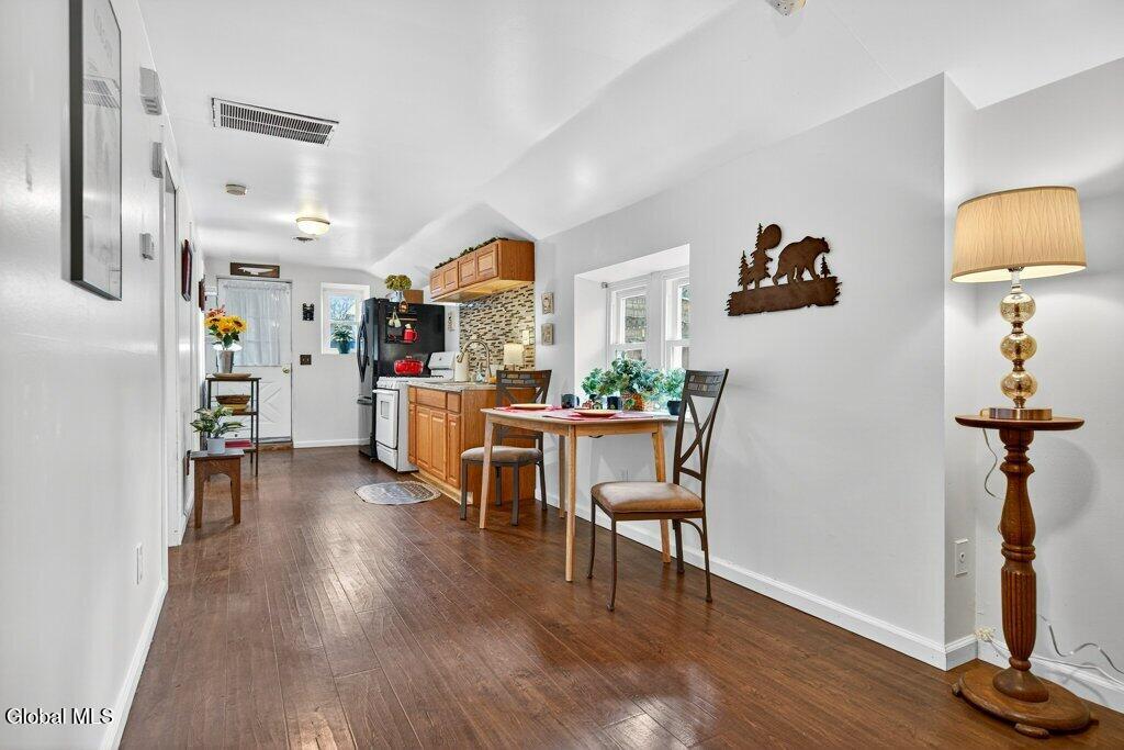 2553 3rd Avenue Schenectady, NY 12303 - Photo 8 of 32 008-DSC07361_m