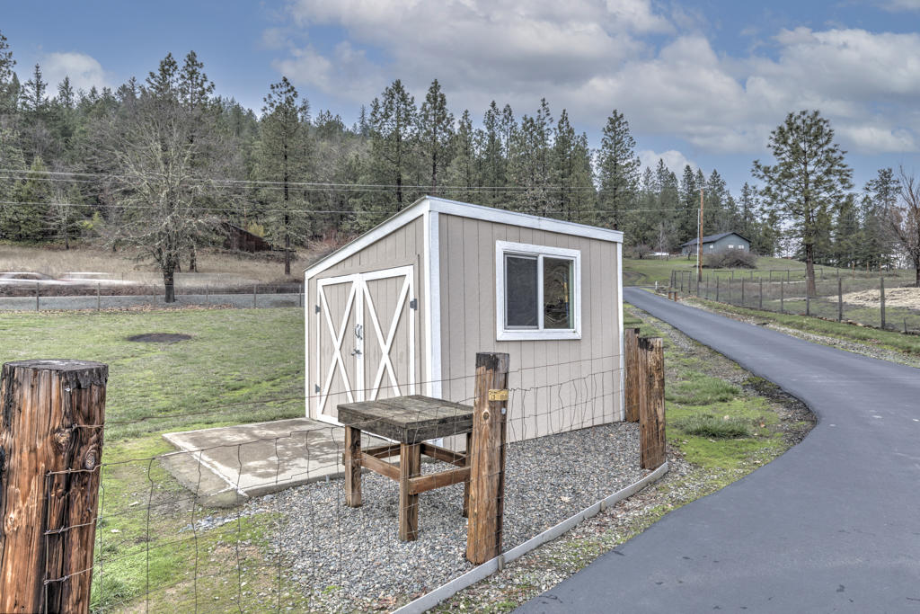 2749 Robertson Bridge Road Grants Pass, OR 97526 - Photo 8 of 59 Dos sequ Tool Shed W/ Riding Lawn Mower