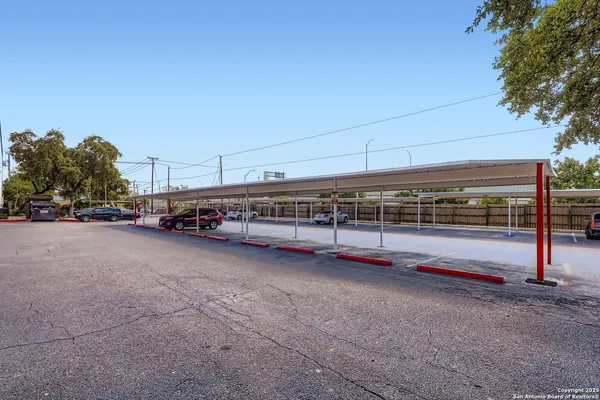 a view of a parking area