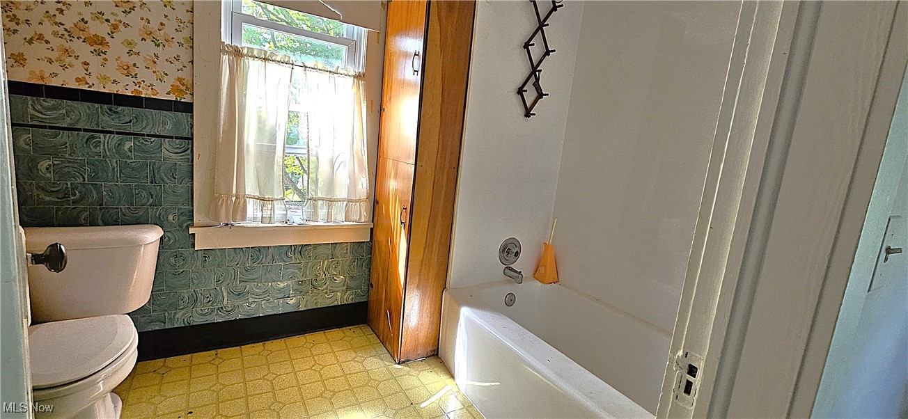 3003 Oil City Road Wooster, OH 44691 - Photo 24 of 31 Full bathroom on 2nd floor.