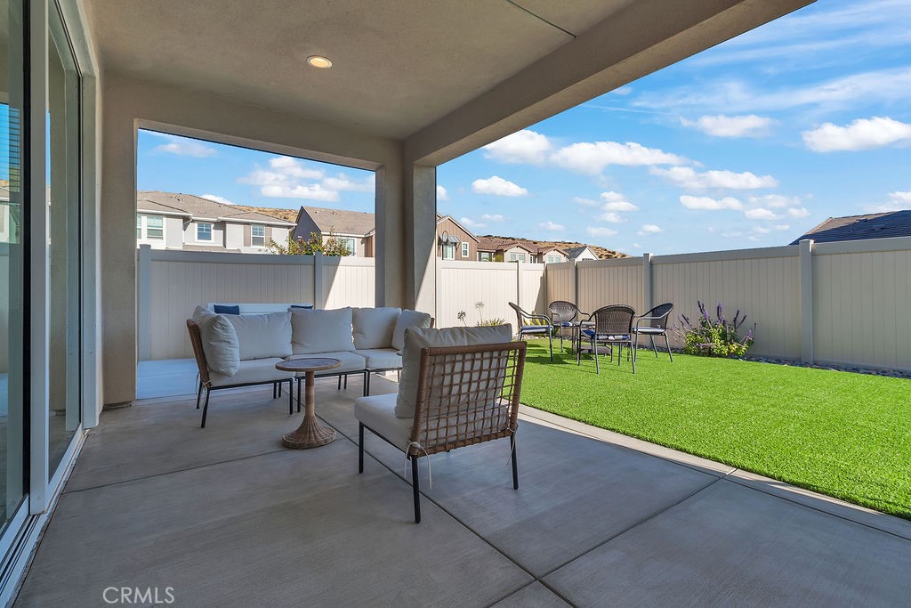 18100 Tableau Way Saugus, CA 91350 - Photo 38 of 49