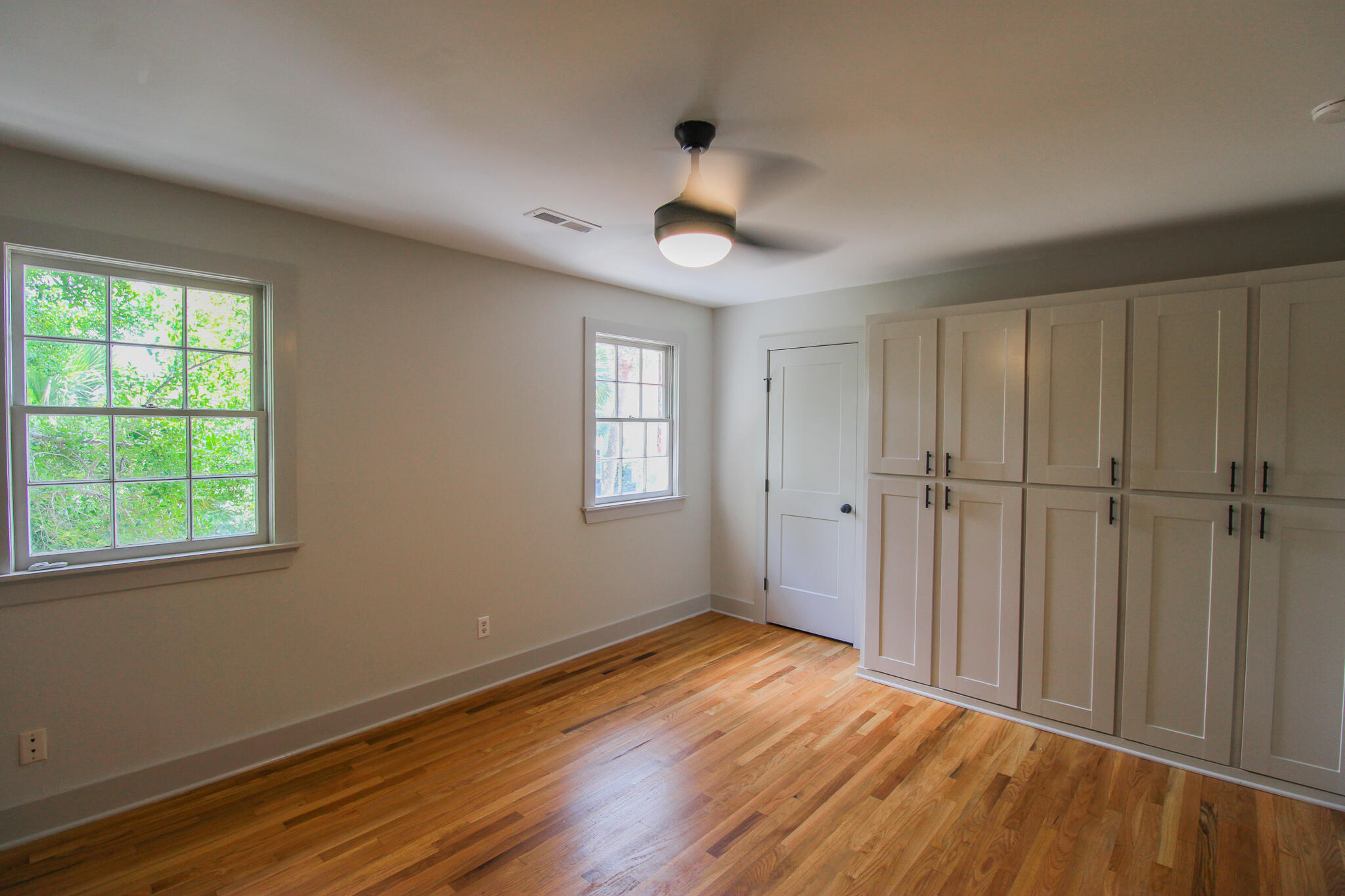 186 Queen Street Charleston, SC 29401 - Photo 12 of 21 04887DD4-9F88-4137-9452-5A0E6362C2EE