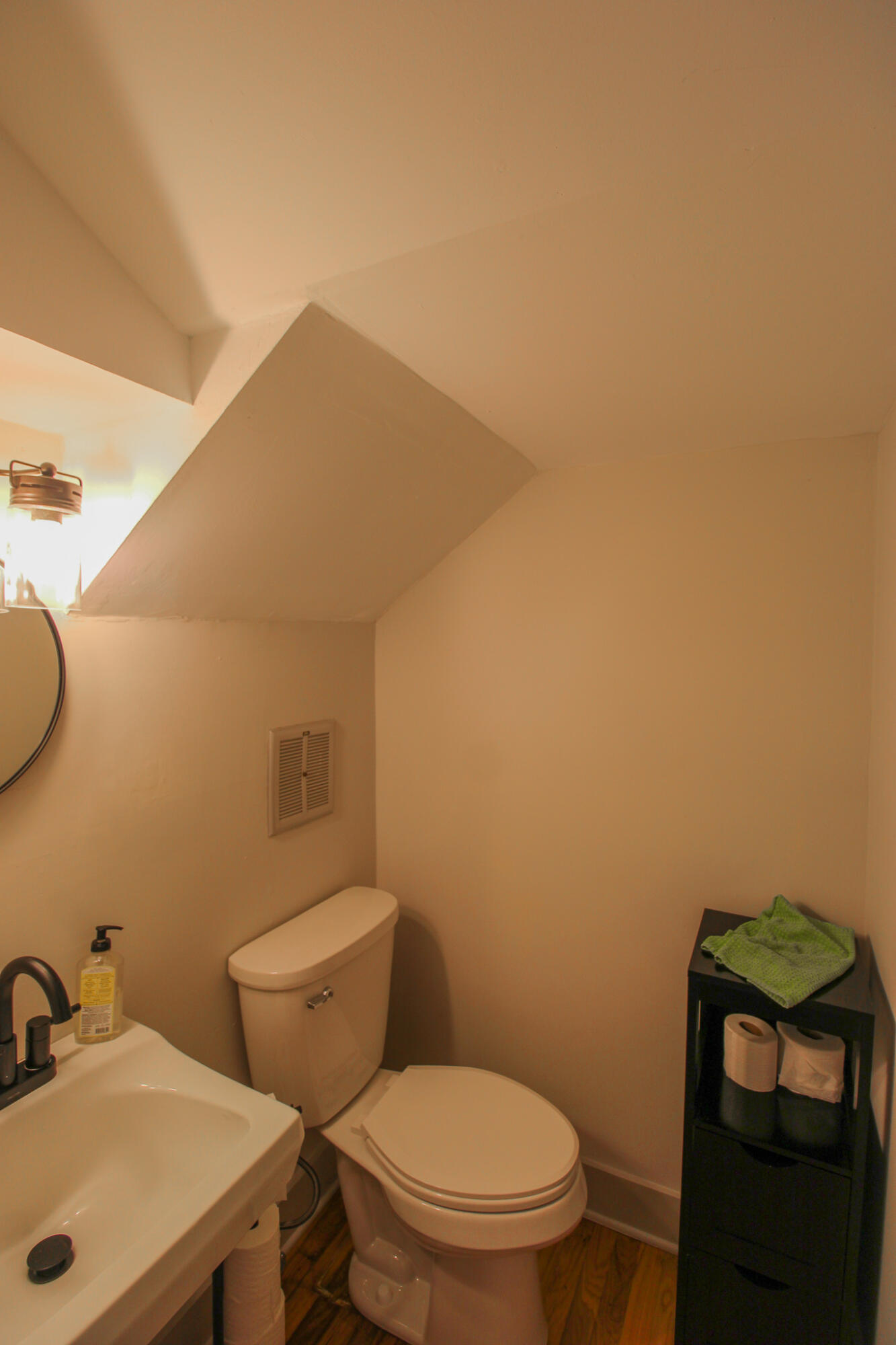 186 Queen Street Charleston, SC 29401 - Photo 15 of 21 86435B64-7B1D-4168-8941-30A3483F6CBD