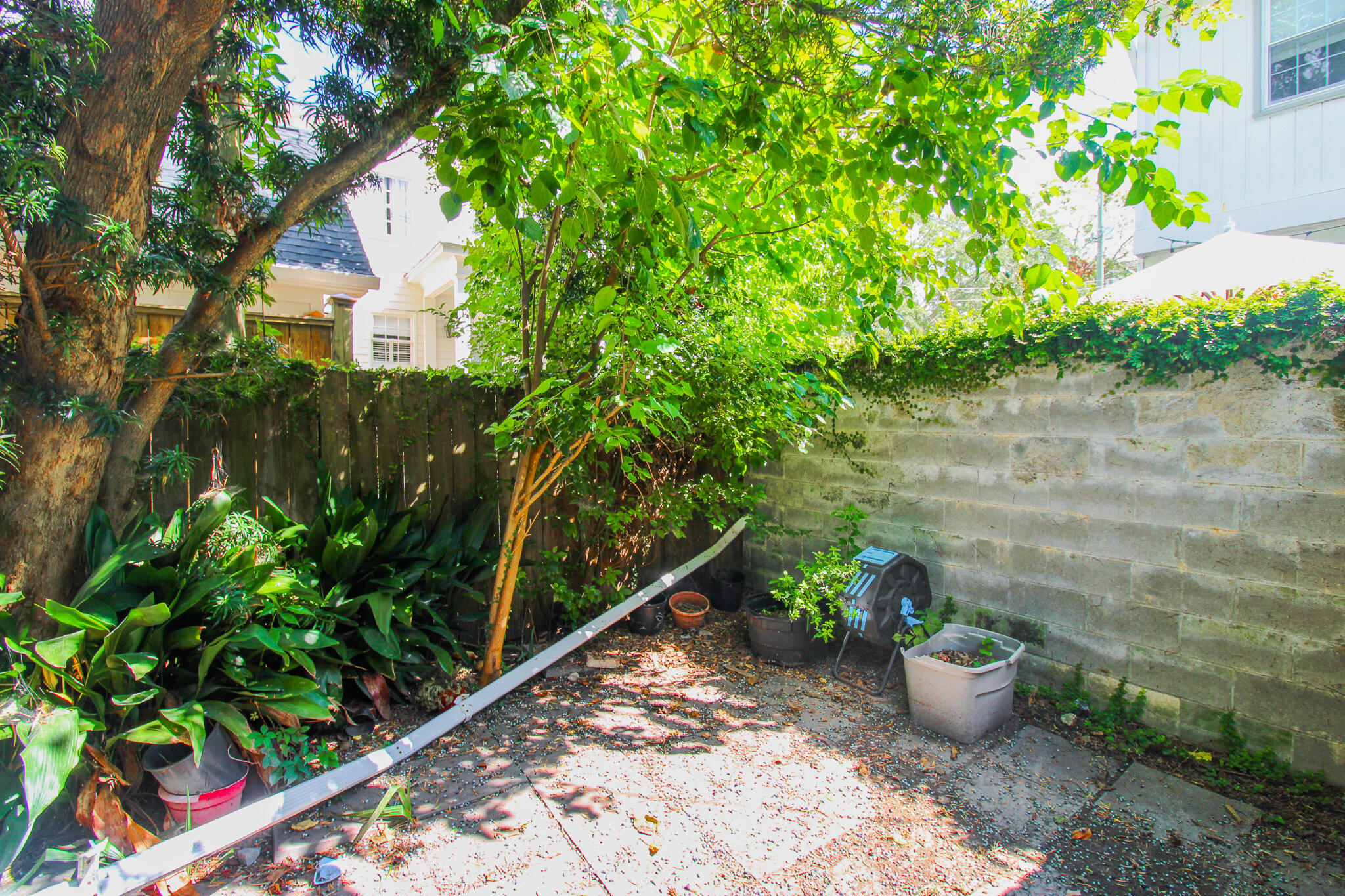 186 Queen Street Charleston, SC 29401 - Photo 19 of 21 D78D5248-C63A-4EC8-A6F3-A685EFD42E13