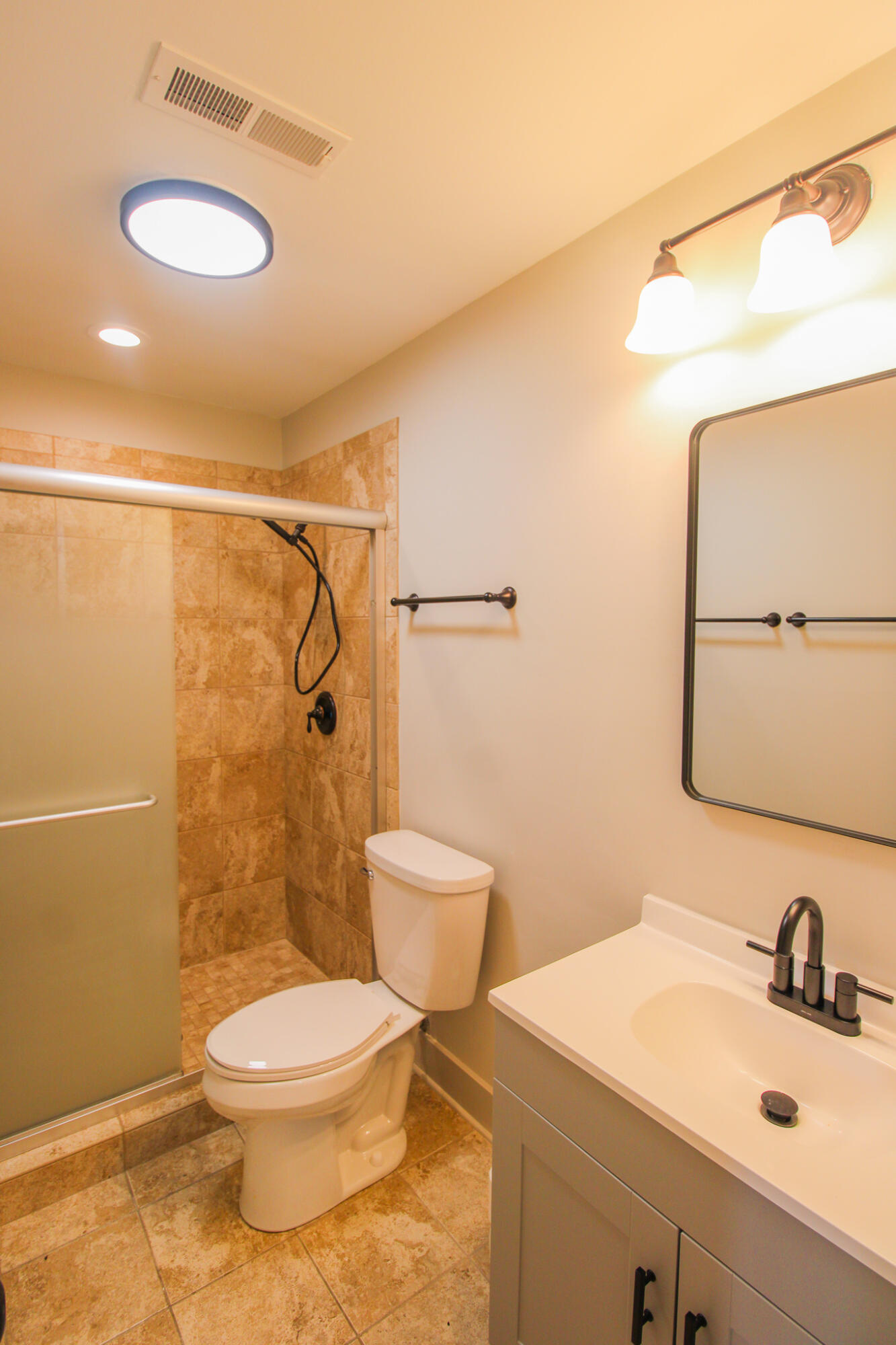 186 Queen Street Charleston, SC 29401 - Photo 2 of 21 1C4561D8-87FD-4C0B-86C2-3726A85D5439