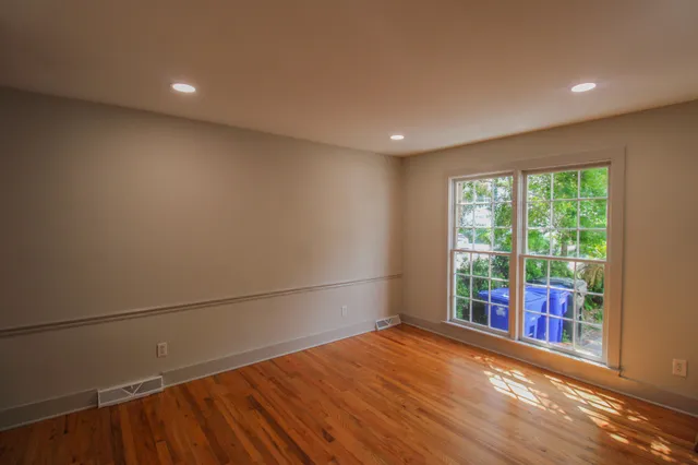 $5,000 | 186 Queen Street, Charleston, SC 29401