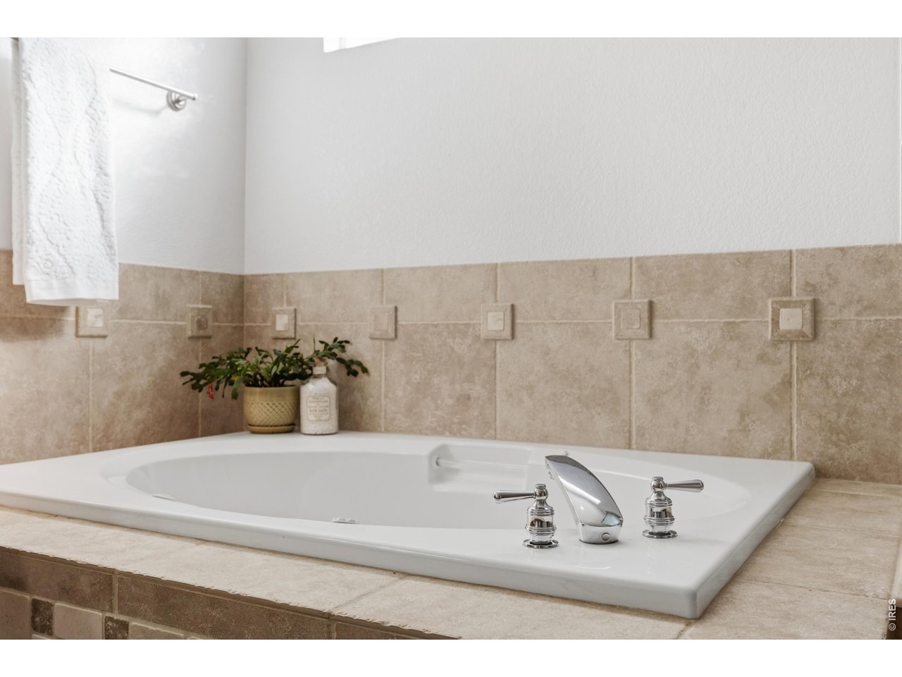 4220 Applegate Court Fort Collins, CO 80526 - Photo 23 of 45 Primary Bath