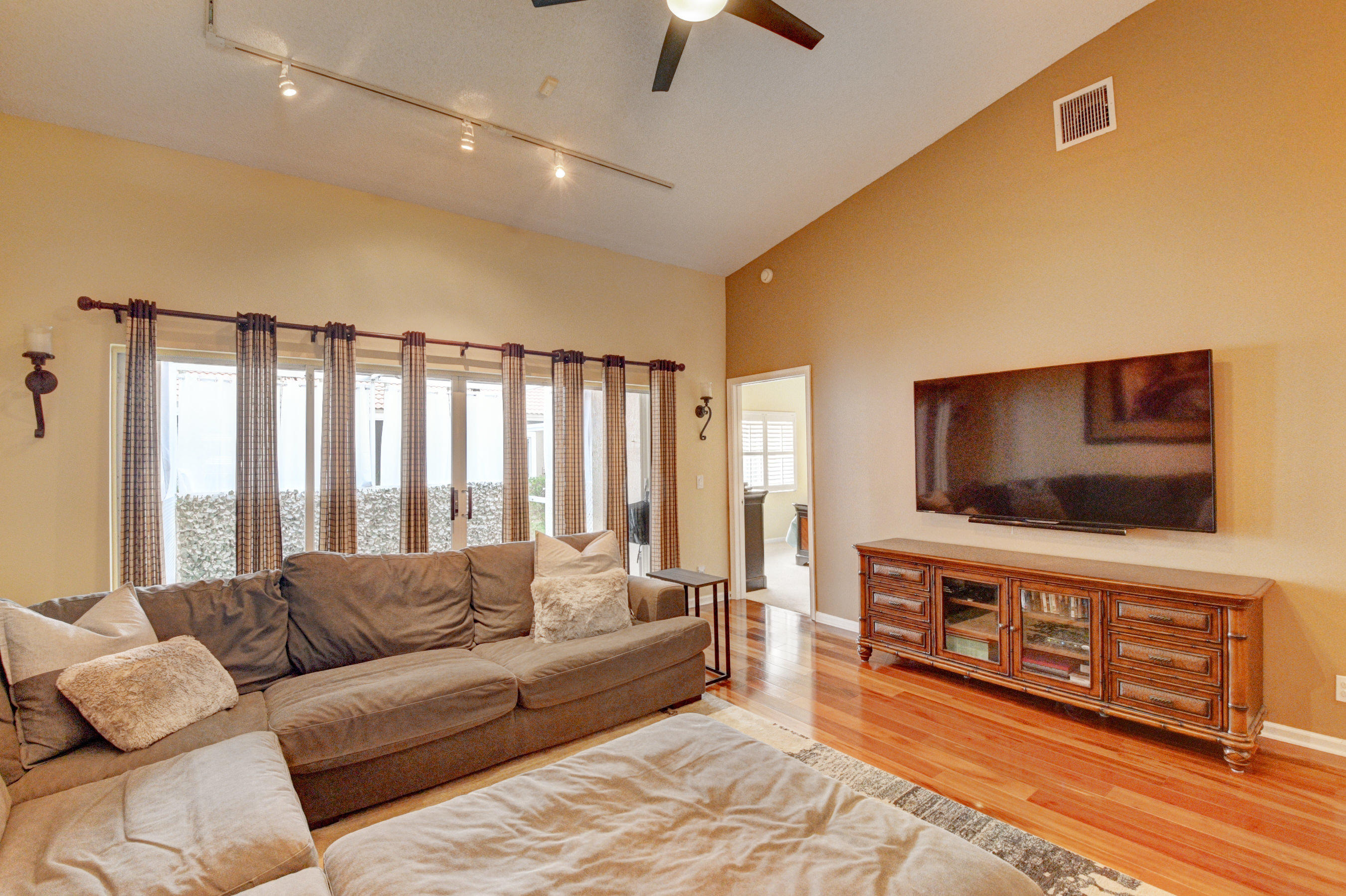 8417 Via Leonessa Boca Raton, FL 33433 - Photo 5 of 31 DSC_9045_6_7_8_9