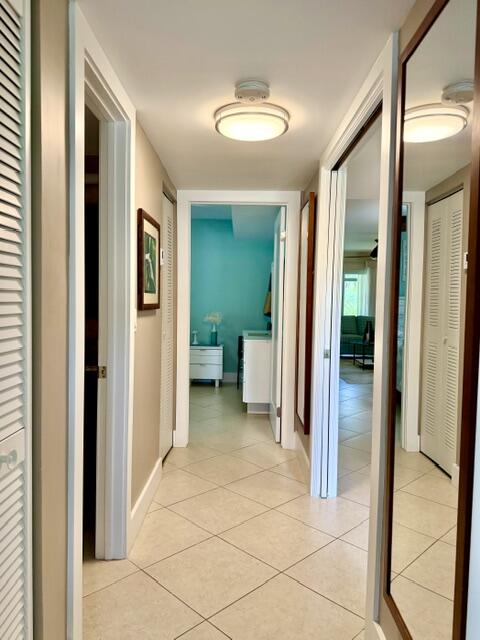 22148 Palms Way, Unit 101 Boca Raton, FL 33433 - Photo 29 of 41 Guest room area