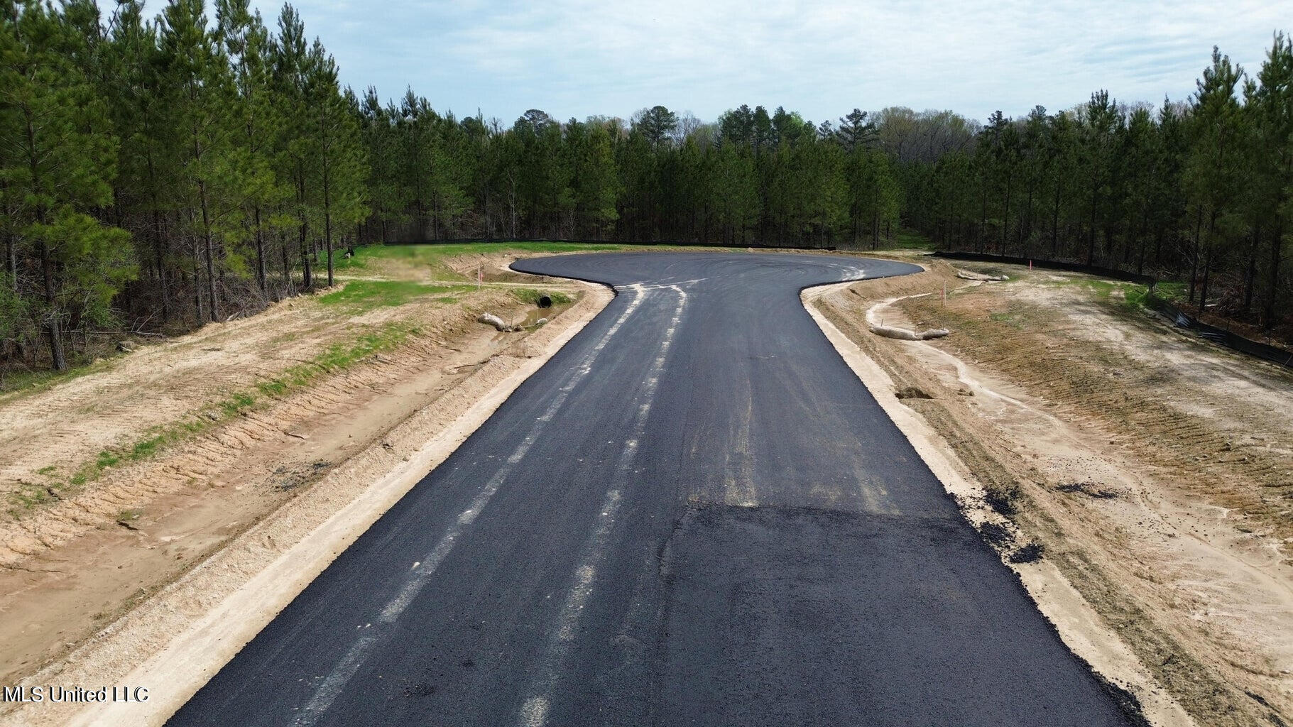 749 Freedom Ridge Lane Brandon, MS 39047 - Photo 10 of 23 4785e94e-dad6-4a8a-974f-bcd2397b0fcc