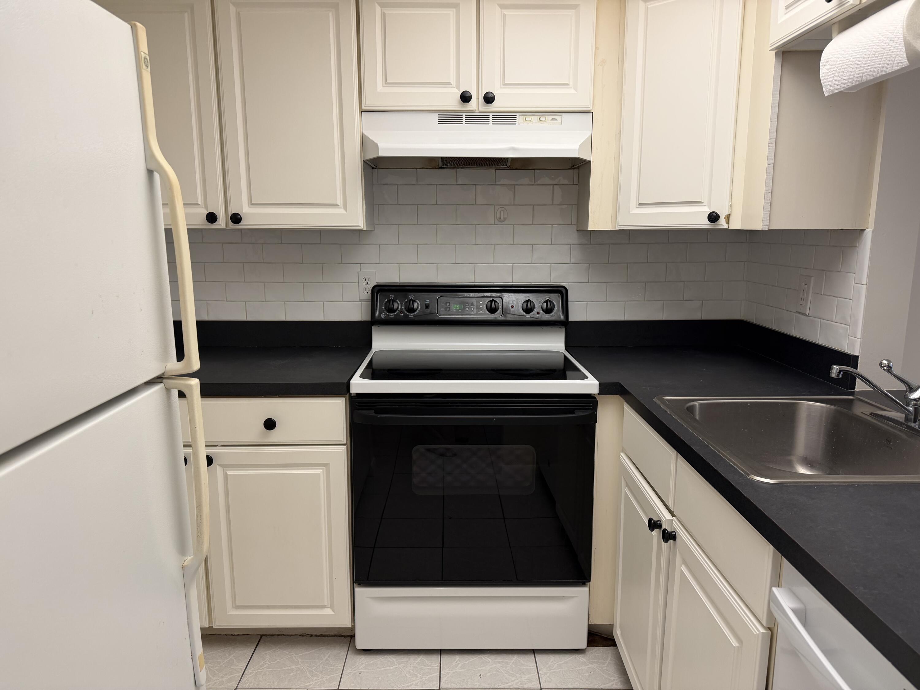 950 South Kanner Highway, Unit A25 Stuart, FL 34994 - Photo 2 of 24 IMG_0263