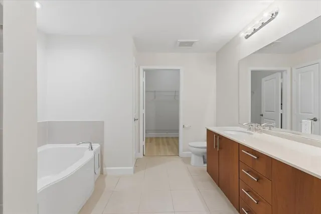 $3,650 | 1945 South Ocean Drive, Unit 509, Hallandale Beach, FL 33009