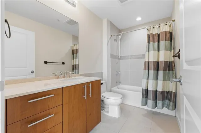 $3,650 | 1945 South Ocean Drive, Unit 509, Hallandale Beach, FL 33009