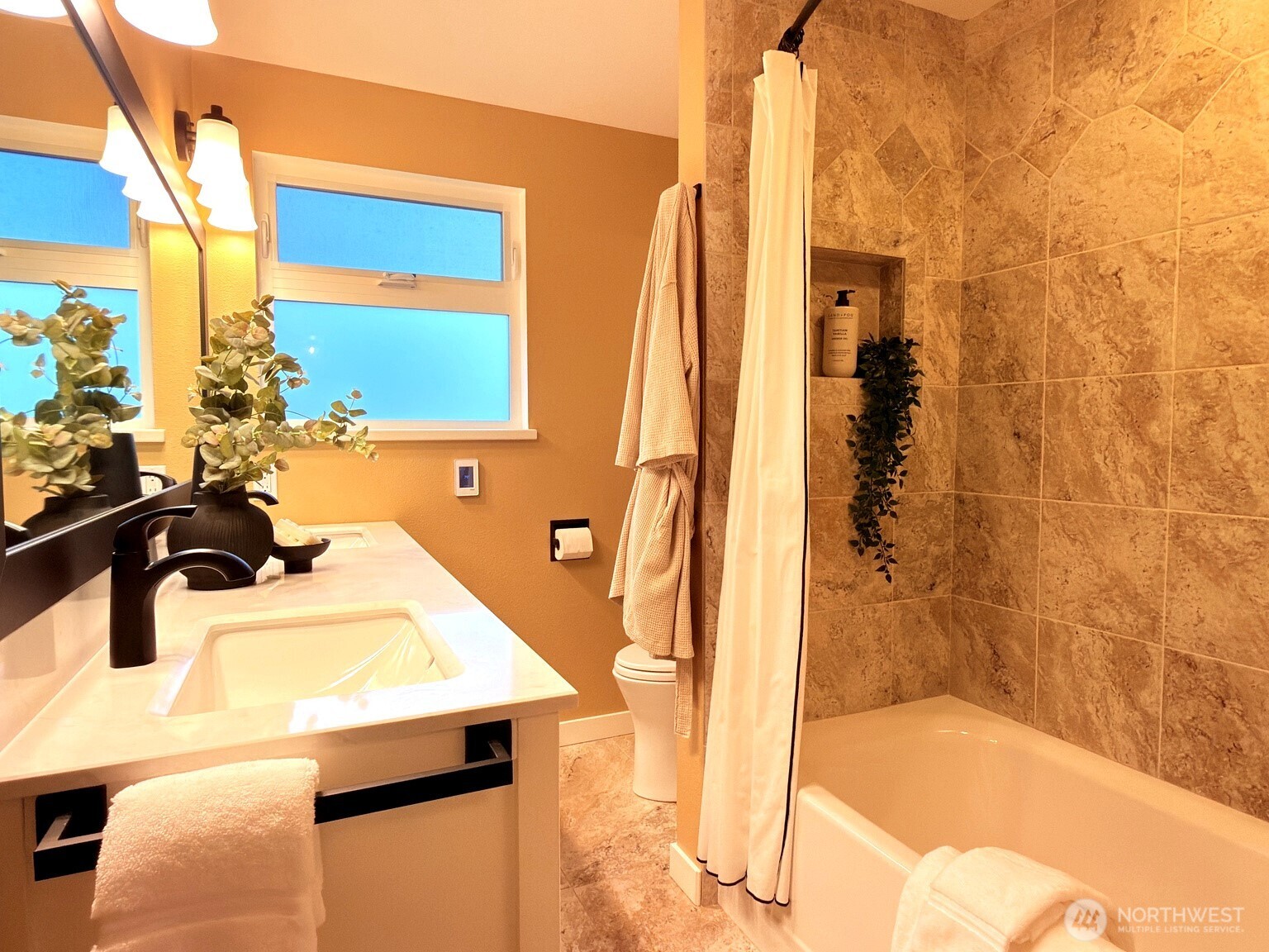 2004 Southwest 117th Place Burien, WA 98146 - Photo 16 of 40