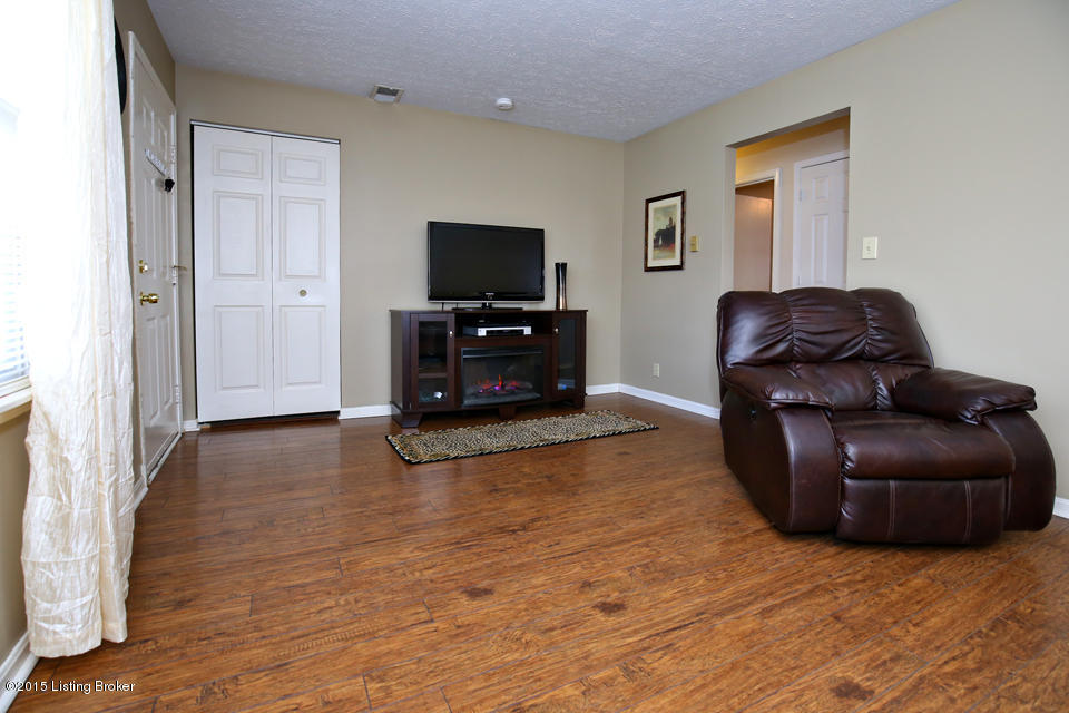 865 Flatlick Road Mount Washington, KY 40047 - Photo 6 of 29 Living rm