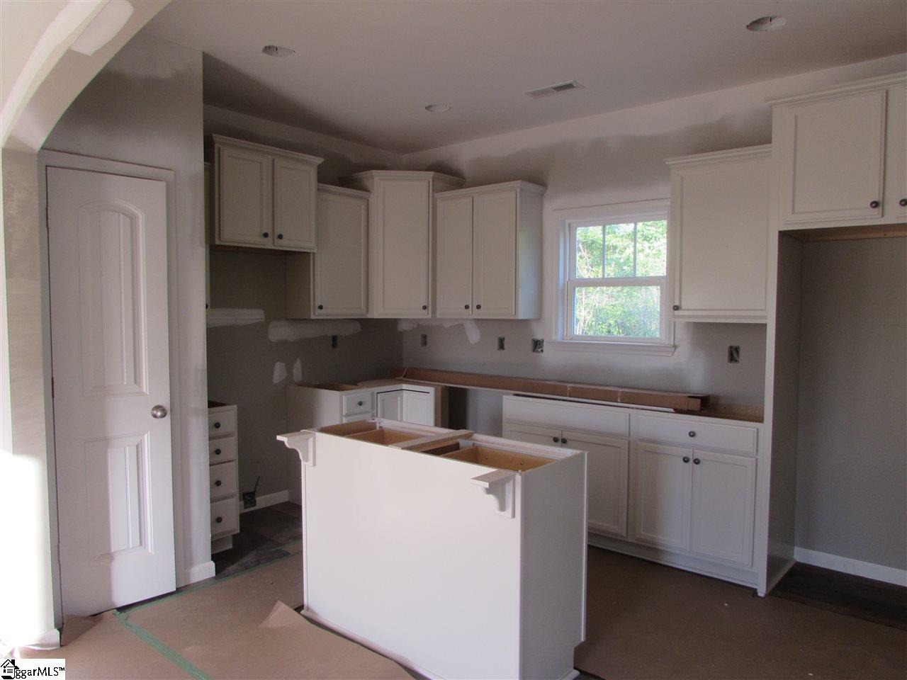 109 Lyman Lake Road Lyman, SC 29365 - Photo 15 of 29 Spacious kitchen