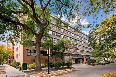 $335,000 | 2300 North Commonwealth Avenue, Unit 7H, Chicago, IL 60614
