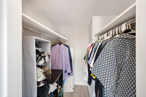 $335,000 | 2300 North Commonwealth Avenue, Unit 7H, Chicago, IL 60614