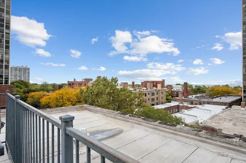 $335,000 | 2300 North Commonwealth Avenue, Unit 7H, Chicago, IL 60614
