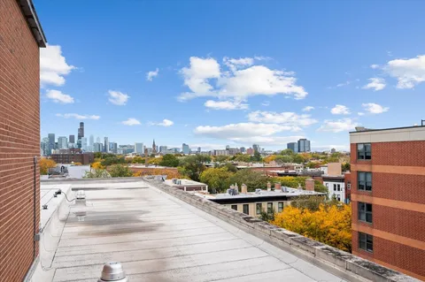$335,000 | 2300 North Commonwealth Avenue, Unit 7H, Chicago, IL 60614