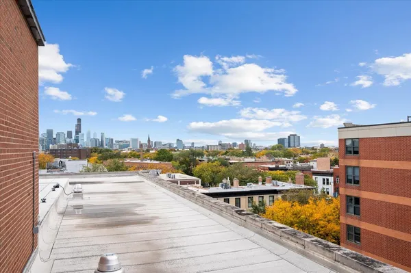 $335,000 | 2300 North Commonwealth Avenue, Unit 7H, Chicago, IL 60614