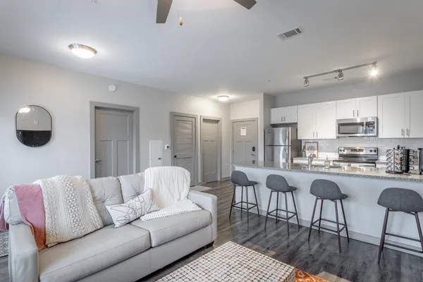 $324,900 | 804 Riverfront Parkway, Unit 208, Chattanooga, TN 37402