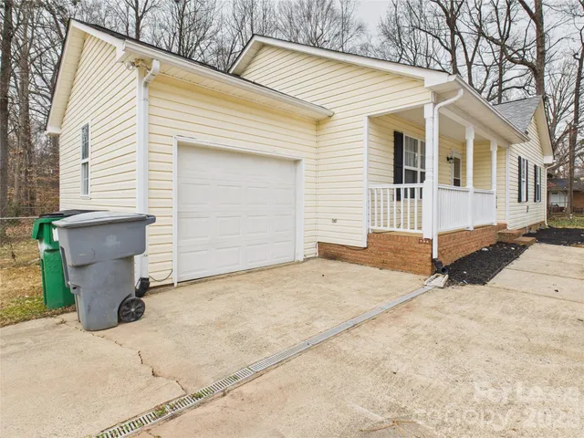 $1,565 | 1020 Ashford Street, Charlotte, NC 28214