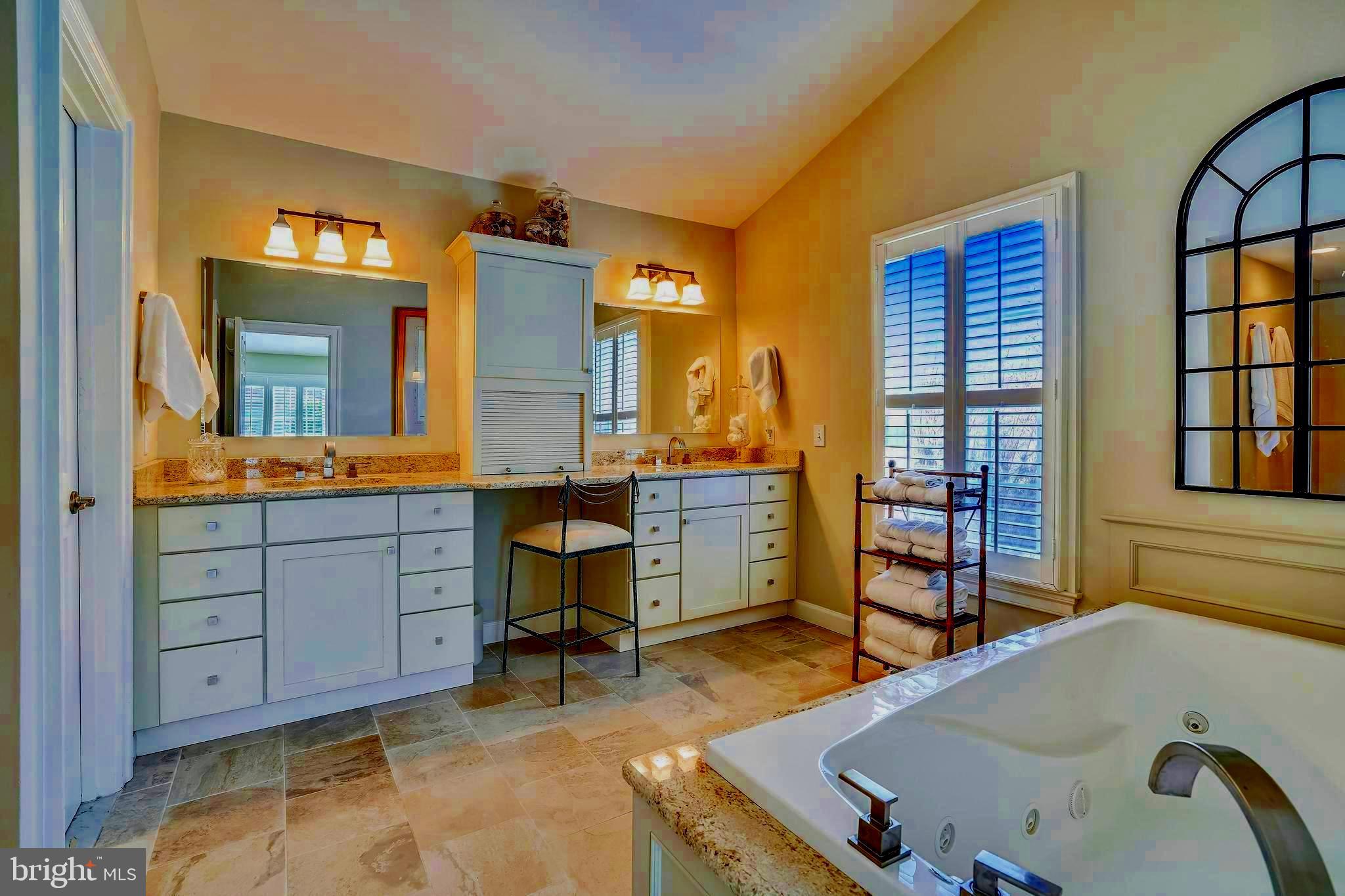 9707 Hidden Valley Road Vienna, VA 22181 - Photo 17 of 44