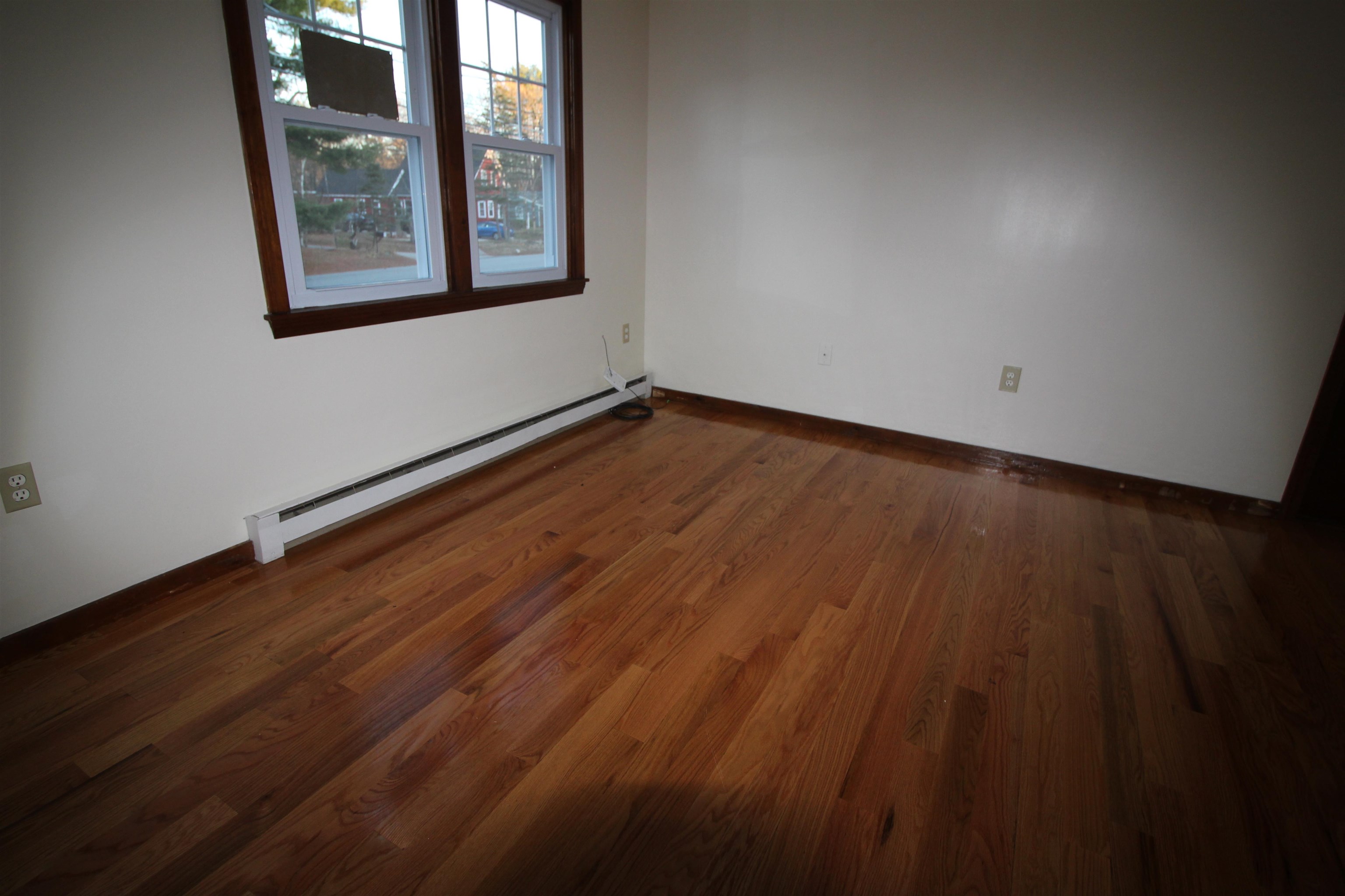 90 Franklin Street Derry, NH 03038 - Photo 3 of 6