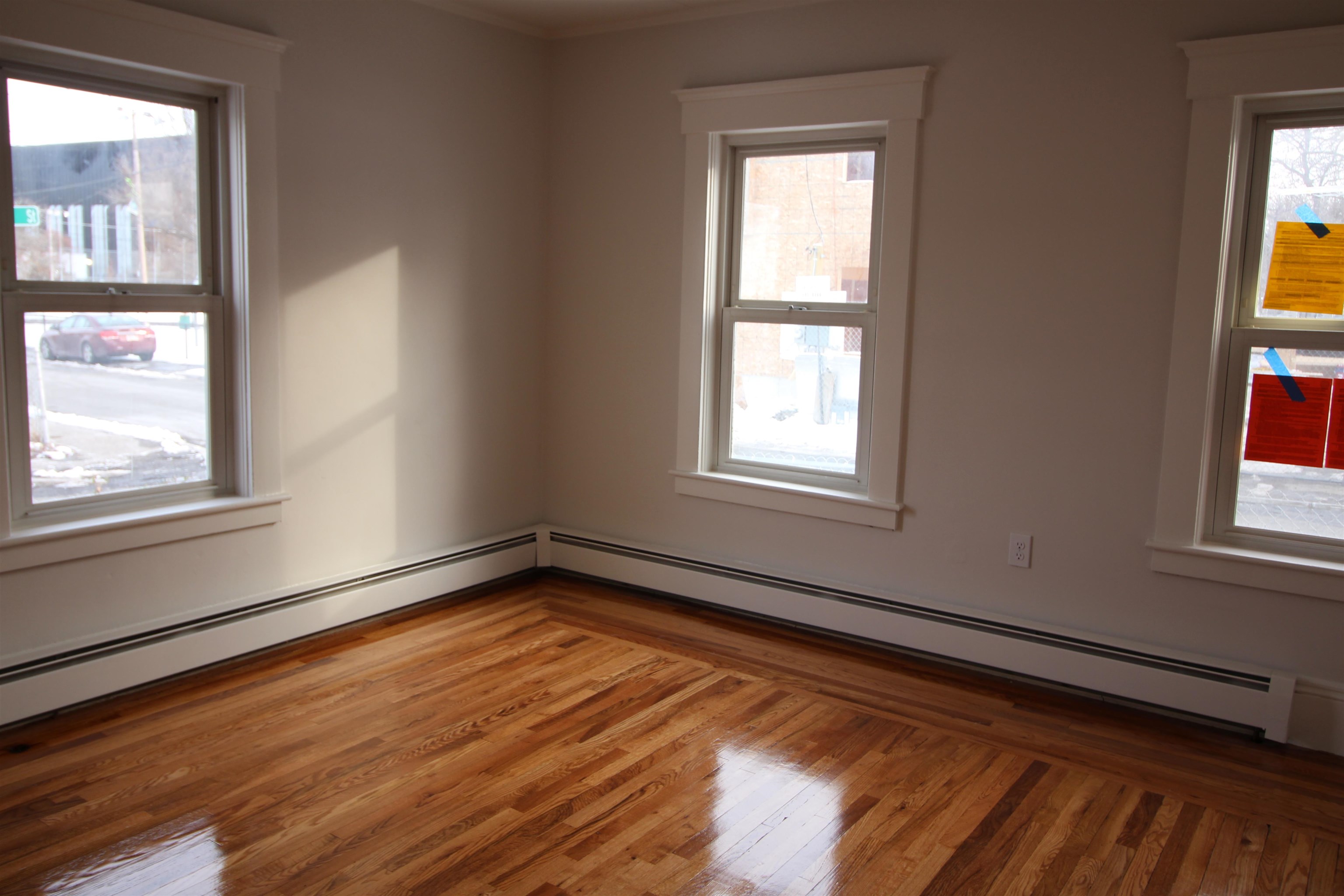 90 Franklin Street Derry, NH 03038 - Photo 5 of 6