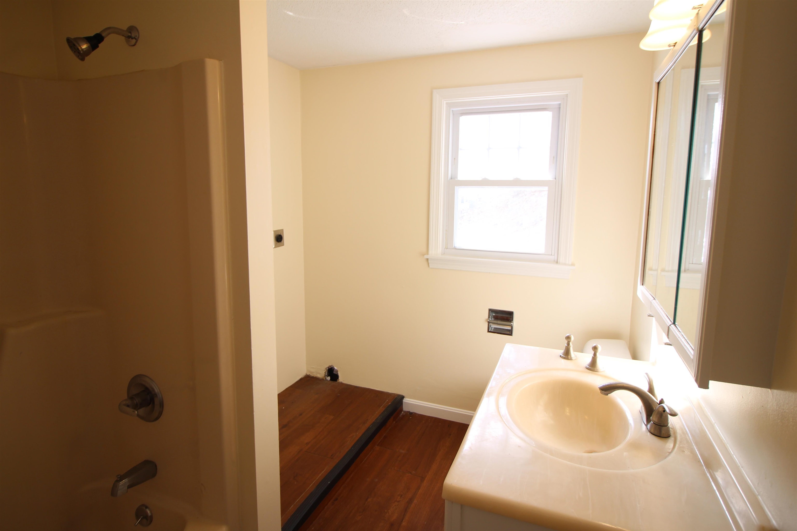 90 Franklin Street, Unit 2 Derry, NH 03038 - Photo 10 of 12