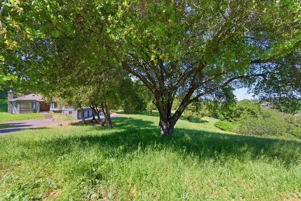 $5,595,000 | 12390 Gigli Court, Los Altos Hills, CA 94022