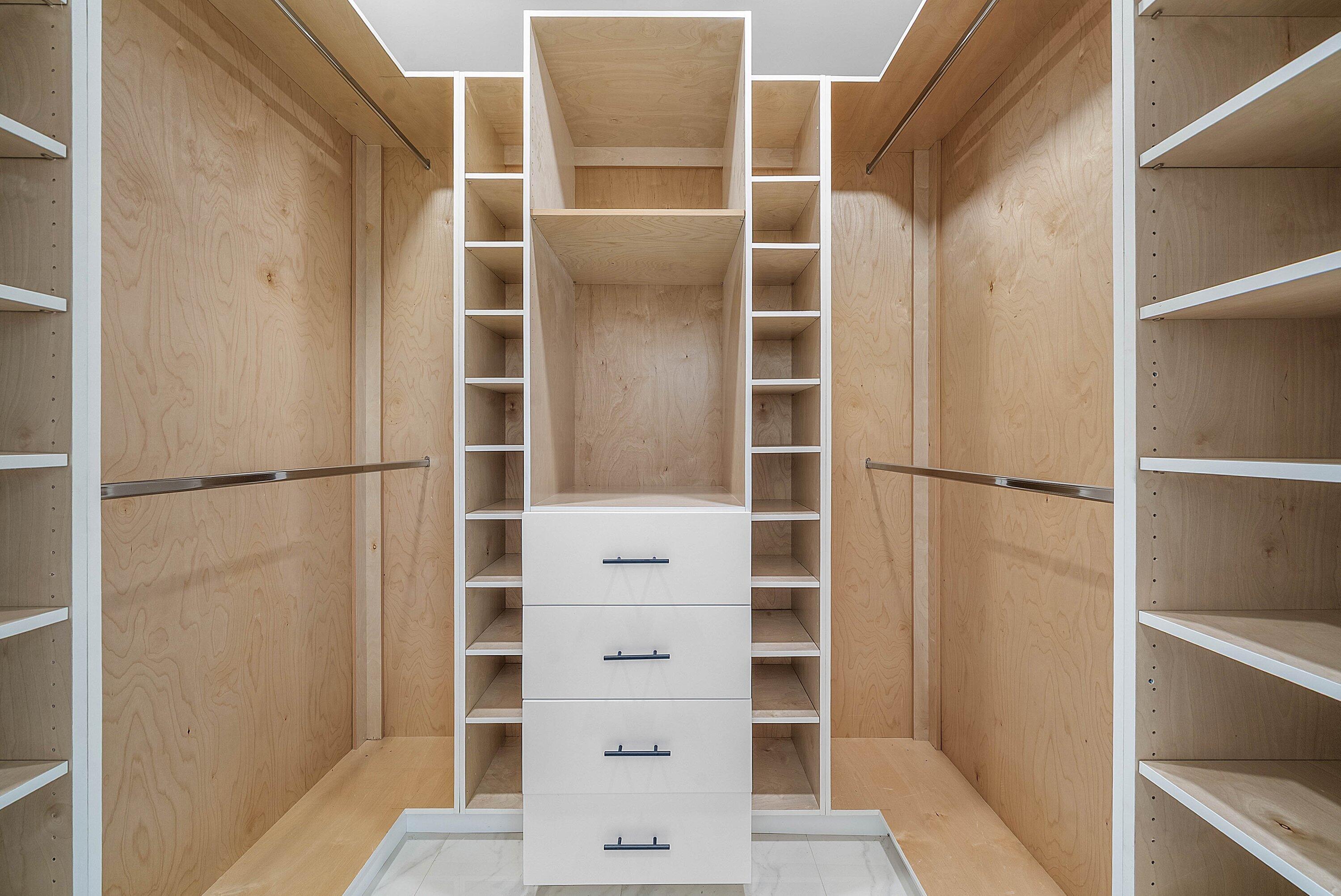 641 Marshall Road West Palm Beach, FL 33413 - Photo 18 of 57 Walk In Closet