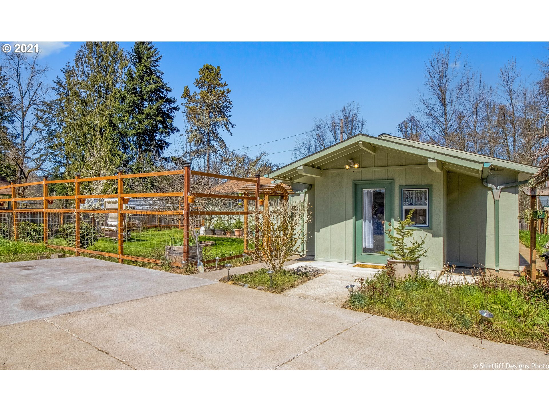 33535 Jenkins Road Cottage Grove, OR 97424 - Photo 2 of 32 Gallery Image 2