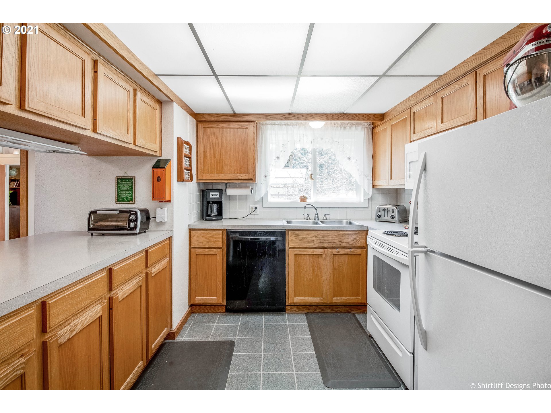 33535 Jenkins Road Cottage Grove, OR 97424 - Photo 12 of 32 Gallery Image 12