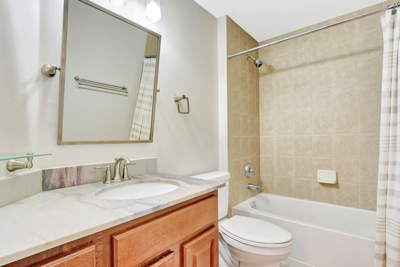 801 Del Sol Circle Tequesta, FL 33469 - Photo 5 of 29 20191003174951639056000000-o