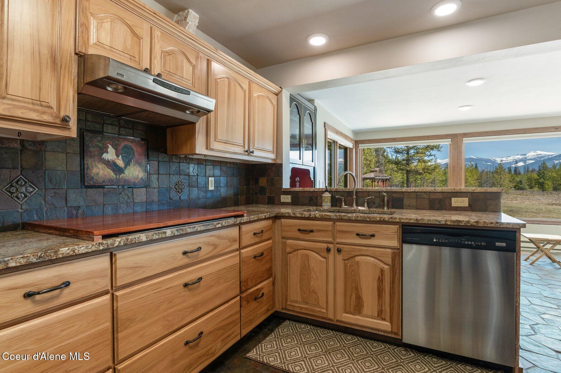 762 Reeder Bay Road Nordman, ID 83848 - Photo 22 of 74 Kitchen Main Home