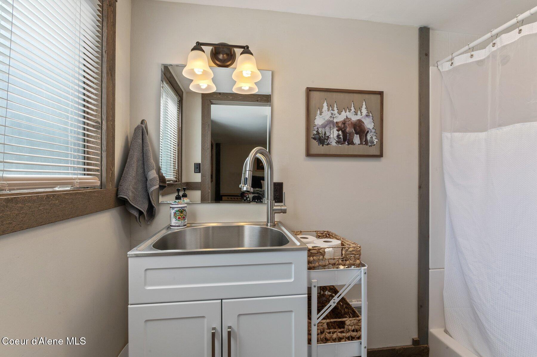 762 Reeder Bay Road Nordman, ID 83848 - Photo 45 of 74 Bath Cottage