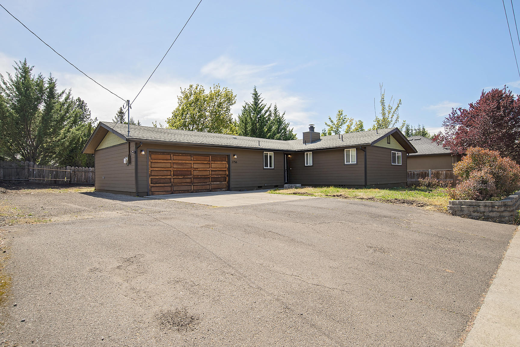 2756 Lone Pine Road Medford, OR 97504 - Photo 1 of 16 Front