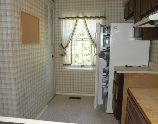 300 Quail Run Road Venetia, PA 15367 - Photo 8 of 18 Kitchen.