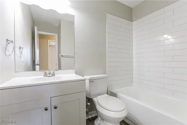 $1,955 | 282 Lorraine Avenue, Venice, FL 34293