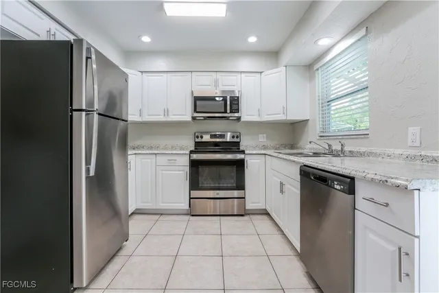 $1,955 | 282 Lorraine Avenue, Venice, FL 34293