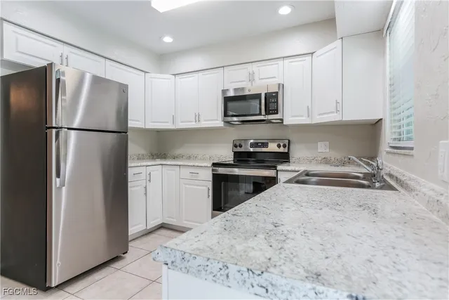 $1,955 | 282 Lorraine Avenue, Venice, FL 34293