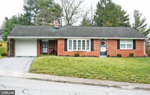 240 Rapho Street Manheim, PA 17545 - Photo 2 of 22 Gallery Image 2